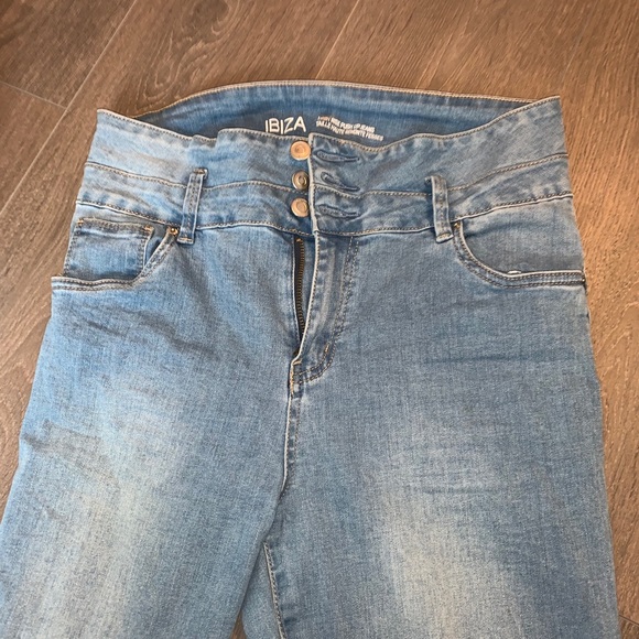 Jeans - Picture 2 of 2